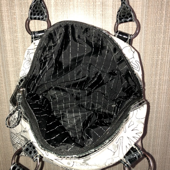 Point Zero Purse - Picture 8 of 10